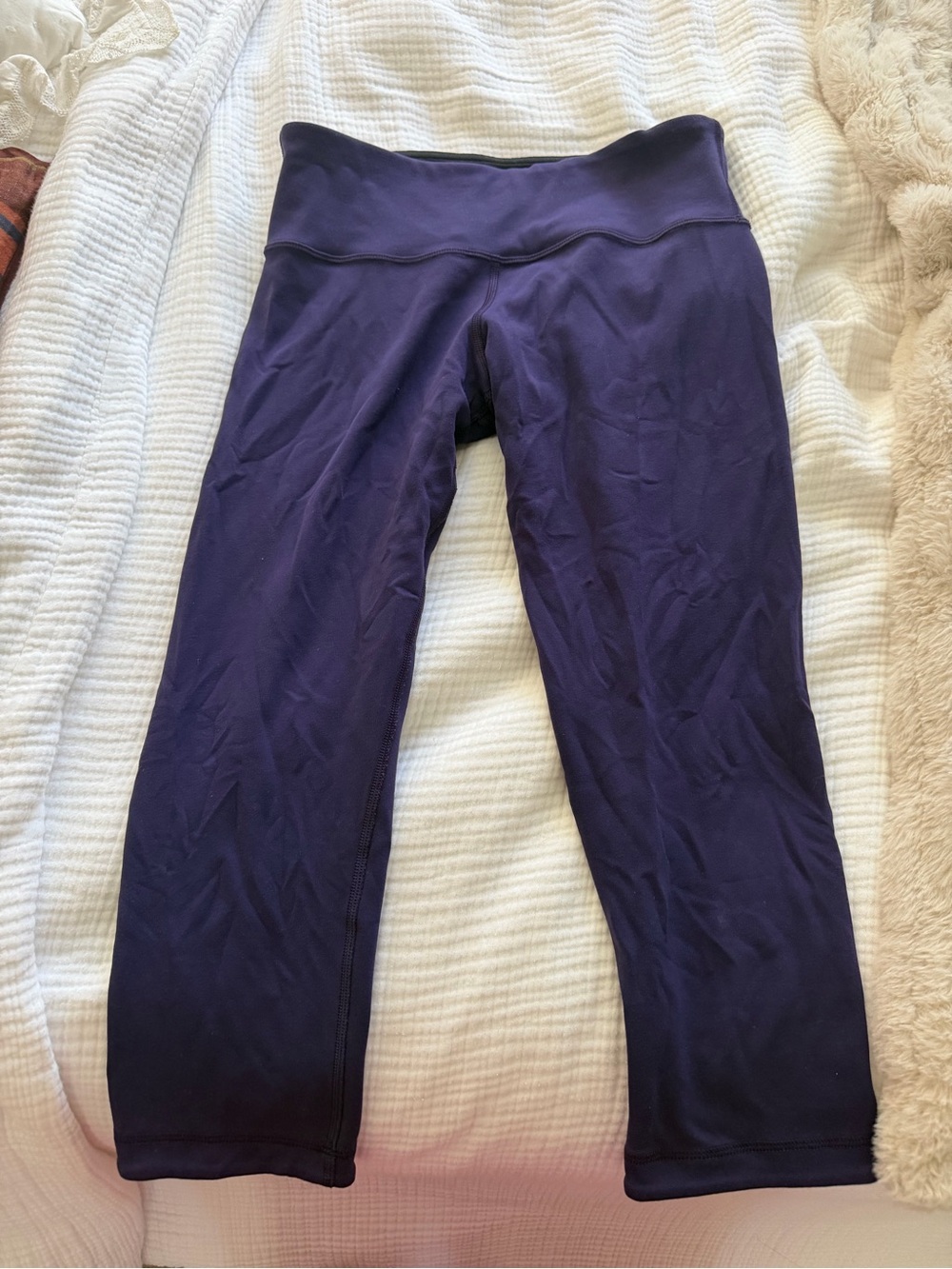 Lululemon Reversible Capris (never worn)